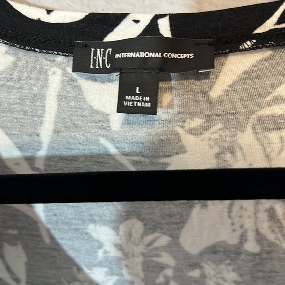 NWOT INC Women's Top - Picture 2 of 4